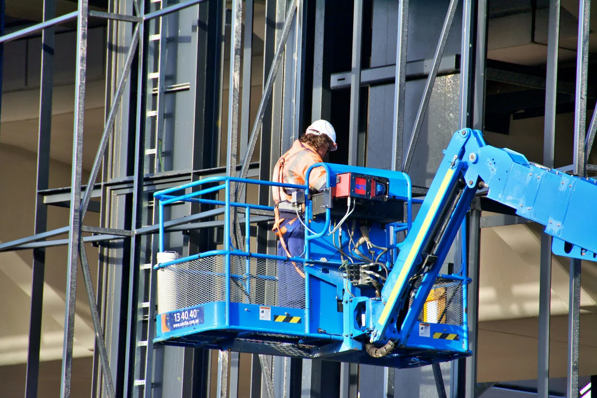 Corso di Abilitazione per Operatori di Piattaforme di Lavoro Elevabili (PLE)